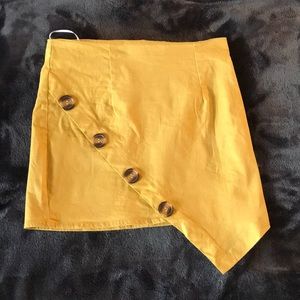 XS yellow mini skirt